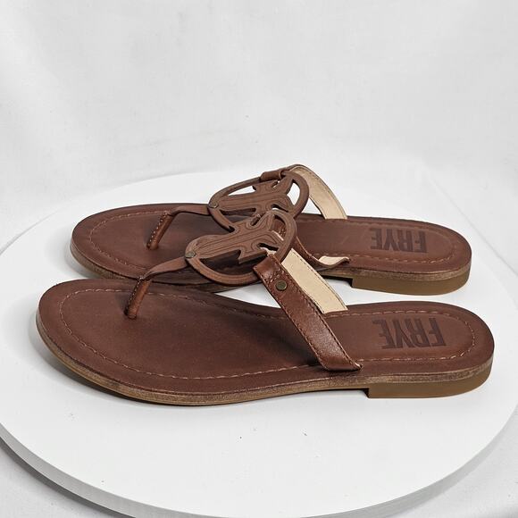 Frye Taylor Logo Full Grain Slip On Leather Thong Sandals Cinnamon Color - Picture 1 of 7